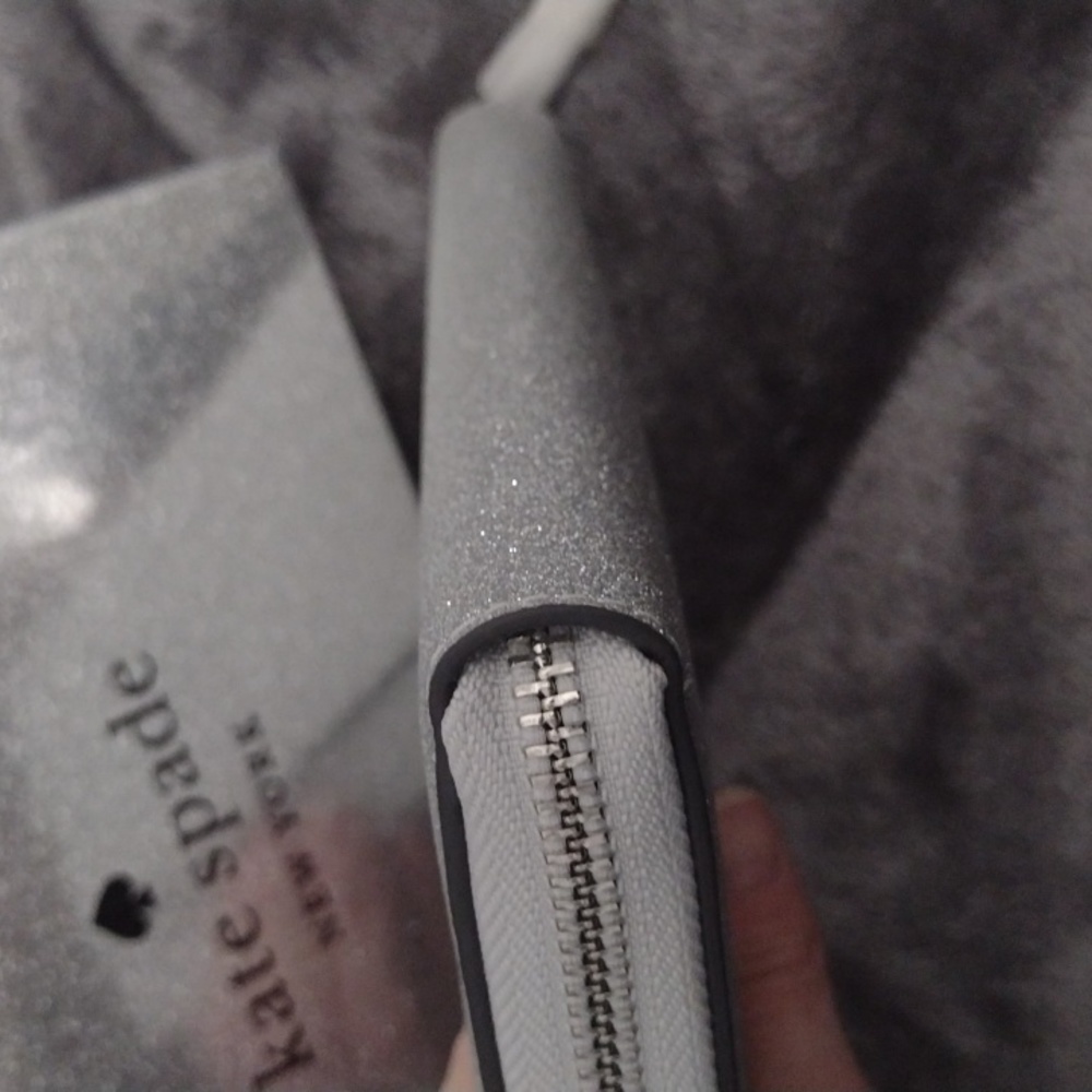 NWOT, Kate Spade Silver Sparkling wallet in gift box - Picture 9 of 12